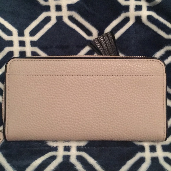 Kate Spade Wallet - Picture 3 of 3
